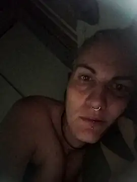 est 82 online show from September 16, 8:10 pm