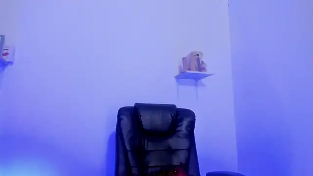 Cooperrosscute233 online show from October 4, 11:58 pm