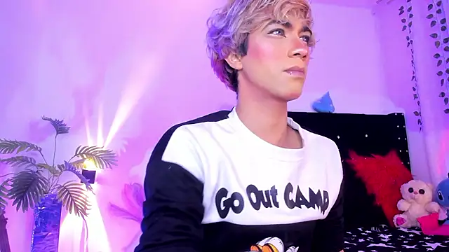 Snapshot of Cooperrosscute233 chatting on February 16, 10:00 am Cooperrosscute233 online show from February 16, 10:00 am