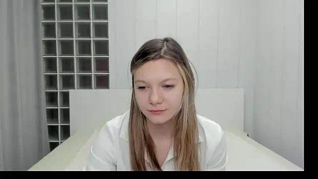 Sunny Sammy online show from December 14, 1:22 am