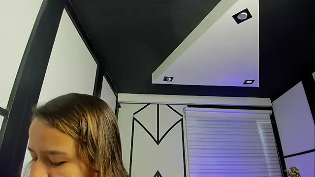 ElaBourn  online show from September 17, 1:13 pm