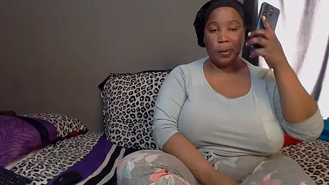 Snapshot of chockclitx5 chatting on October 1, 1:28 pm chockclitx5 online show from October 1, 1:28 pm