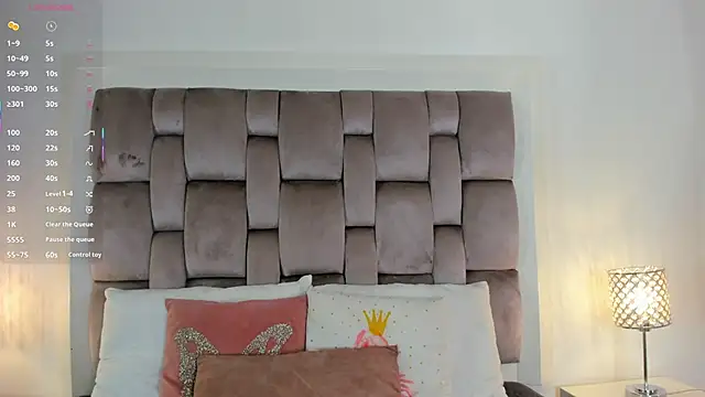 Snapshot of HarleyQueen666 chatting on October 23, 10:47 am HarleyQueen666 online show from October 23, 10:47 am