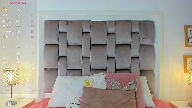 Snapshot of HarleyQueen666 chatting on November 7, 10:59 am HarleyQueen666 online show from November 7, 10:59 am