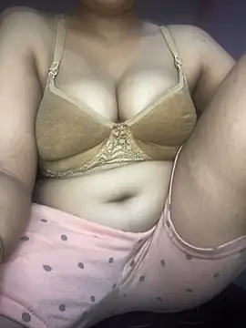 Snapshot of mona_15 chatting on October 19, 10:32 pm mona 15 online show from October 19, 10:32 pm