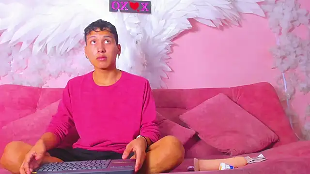 spicy adonhis online show from December 3, 12:58 pm