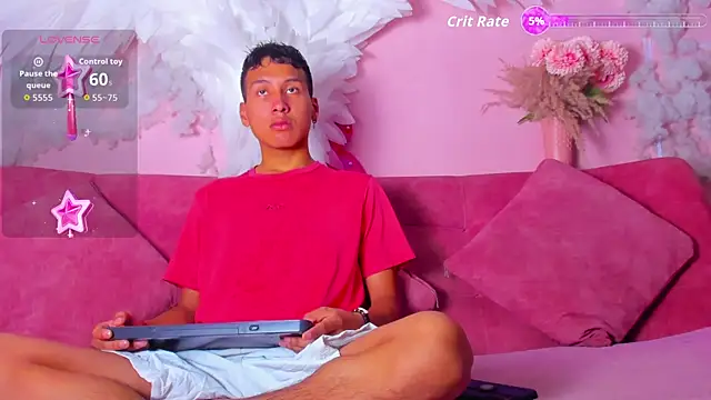 Snapshot of spicy_adonhis chatting on January 17, 12:43 pm spicy adonhis online show from January 17, 12:43 pm