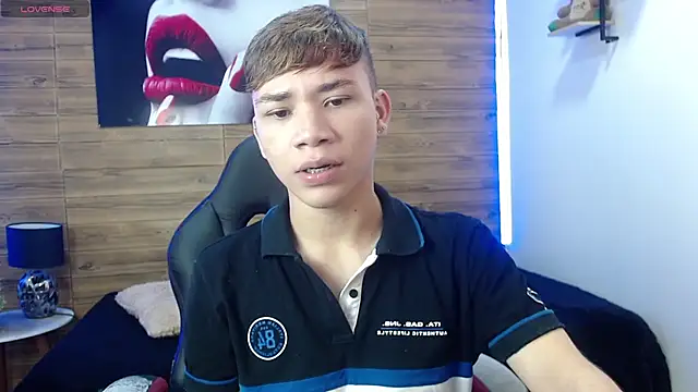 Snapshot of nathanclay chatting on April 28, 3:22 am nathanclay online show from April 28, 3:22 am