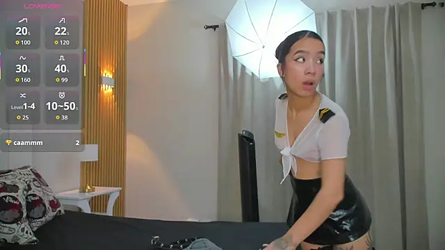 lilyth adam online show from November 11, 7:36 pm