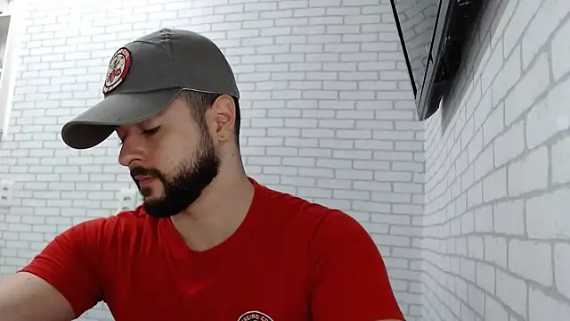 Snapshot of BombeiroHotx chatting on September 18, 10:56 pm BombeiroHotx online show from September 18, 10:56 pm