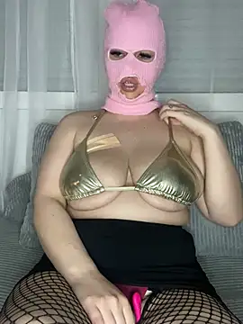 Snapshot of emiliafrancaise chatting on March 5, 7:48 am emiliafrancaise online show from March 5, 7:48 am