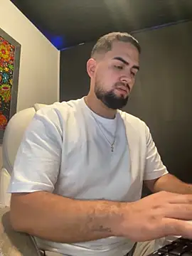 Yuber3 online show from October 25, 2:56 pm