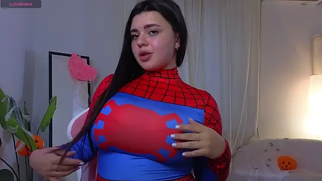 courtneyk  online show from October 31, 1:34 pm