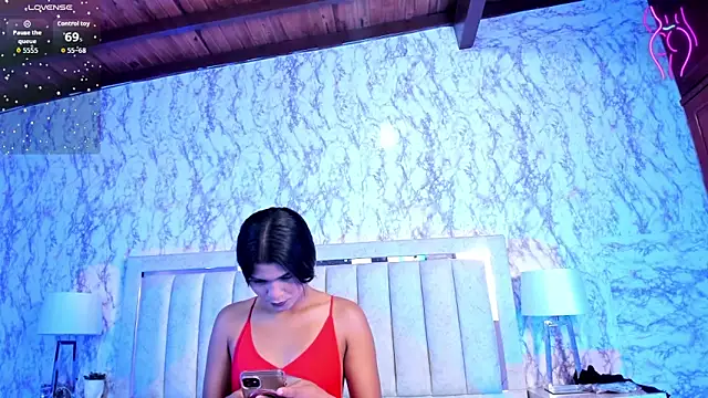 AlaiaMoretti online show from September 24, 5:44 am