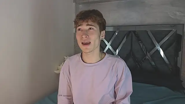  DantFox  online show from December 18, 1:33 am