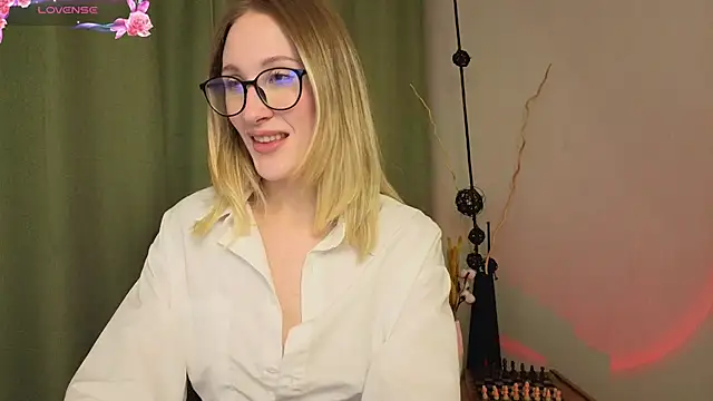 Snapshot of BiancaHelo chatting on September 24, 11:24 am BiancaHelo online show from September 24, 11:24 am