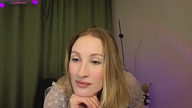 Snapshot of BiancaHelo chatting on September 26, 11:03 am BiancaHelo online show from September 26, 11:03 am