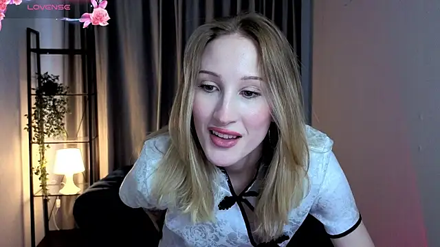 Snapshot of BiancaHelo chatting on October 9, 2:26 pm BiancaHelo online show from October 9, 2:26 pm