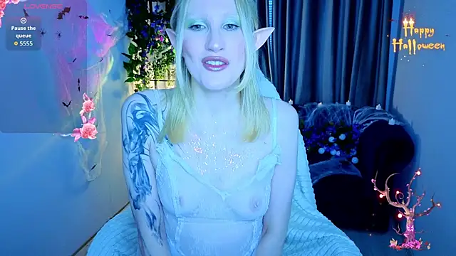 Snapshot of BiancaHelo chatting on October 31, 1:56 pm BiancaHelo online show from October 31, 1:56 pm