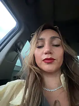 Ninabigtitied online show from May 22, 10:59 pm