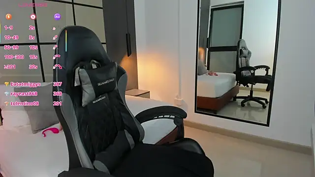 dana daree online show from November 15, 8:11 am