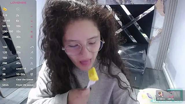 Velvet Moon V online show from February 6, 12:30 pm