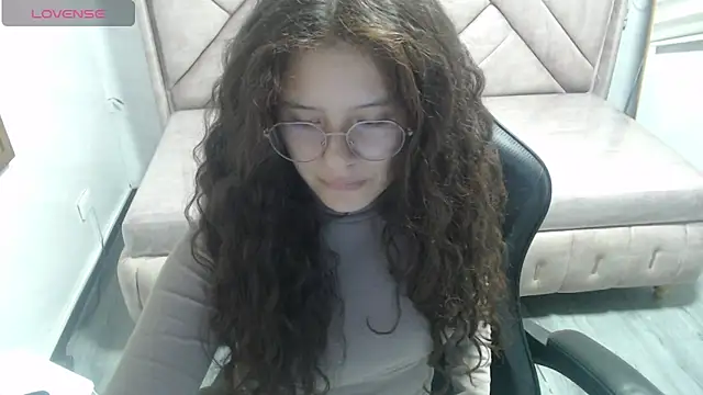 Snapshot of Velvet_Moon_V chatting on March 30, 7:37 pm Velvet Moon V online show from March 30, 7:37 pm