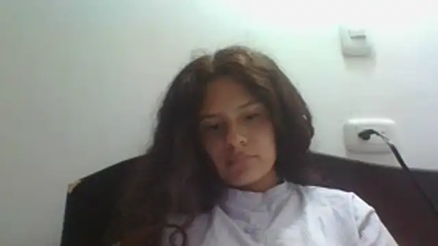 Snapshot of Velvet_Moon_V chatting on April 28, 3:33 am Velvet Moon V online show from April 28, 3:33 am