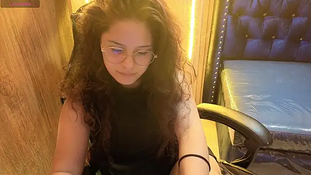 Snapshot of Velvet_Moon_V chatting on July 1, 3:08 am Velvet Moon V online show from July 1, 3:08 am