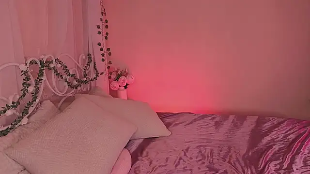 madi snow online show from March 22, 5:33 am