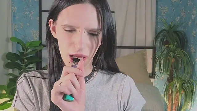 madi snow online show from April 1, 12:17 pm