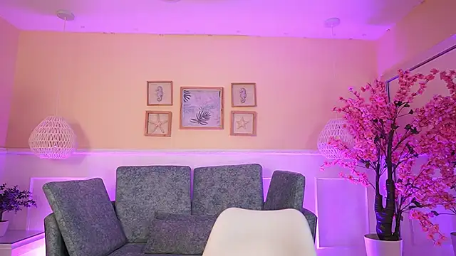 JadeSummerr online show from September 20, 11:55 am