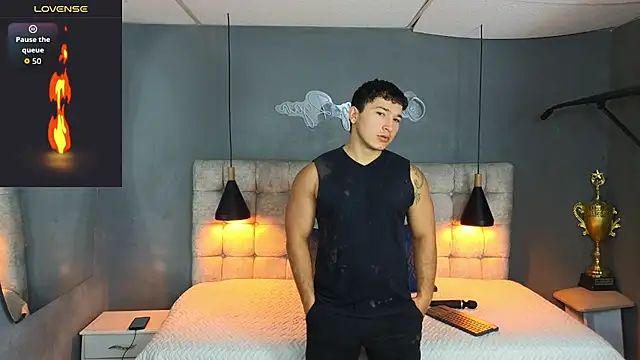 Horny nick18 online show from September 25, 2:32 pm