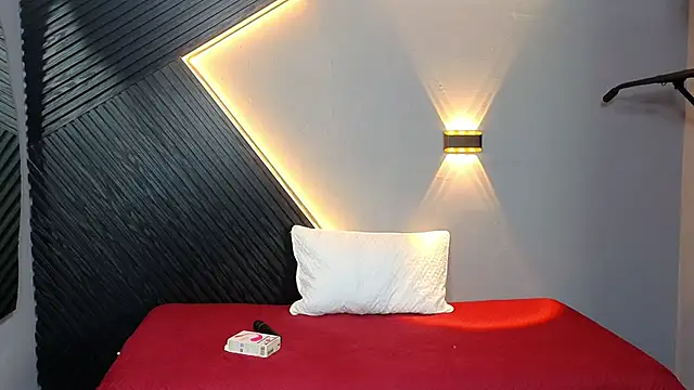 Horny nick18 online show from February 25, 12:15 pm