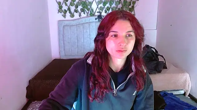 katalinathxandbritney1 online show from December 17, 2:28 am