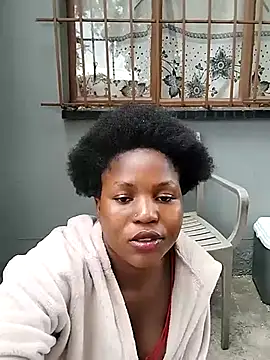 SweetHoney21  online show from October 5, 2:15 pm