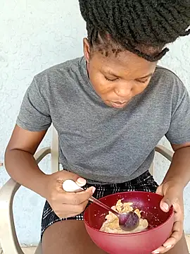 SweetHoney21  online show from February 22, 8:35 am