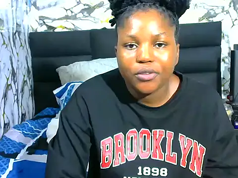 SweetHoney21  online show from March 5, 5:09 pm