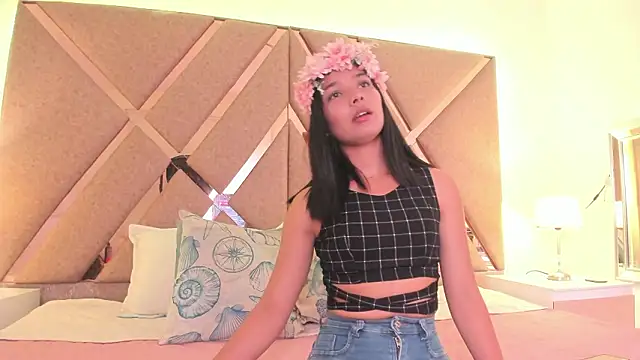 BelhaLawuo online show from March 11, 8:04 pm