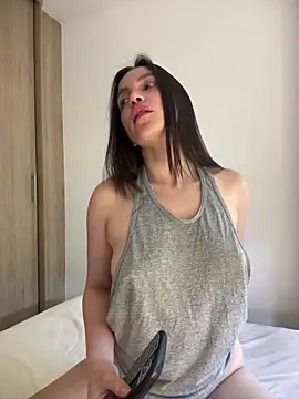 Snapshot of karinasantos_ chatting on March 20, 3:39 pm karinasantos online show from March 20, 3:39 pm