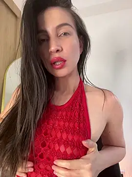 Snapshot of karinasantos_ chatting on April 16, 10:45 pm karinasantos online show from April 16, 10:45 pm