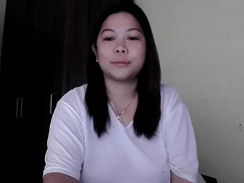 Snapshot of mimi15 chatting on April 9, 10:26 pm mimi15 online show from April 9, 10:26 pm