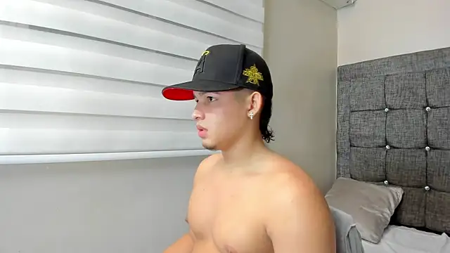 Riky Strong online show from December 21, 3:13 am