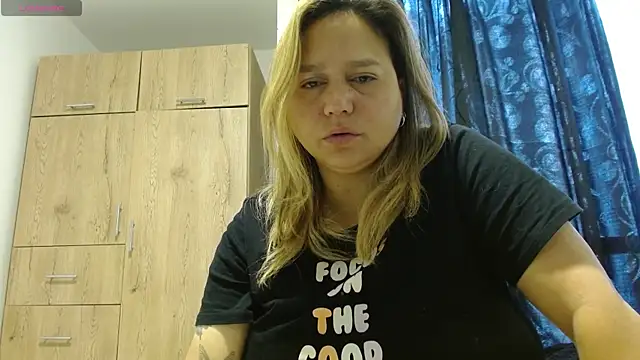 Snapshot of haashkyo chatting on May 22, 1:39 pm haashkyo online show from May 22, 1:39 pm