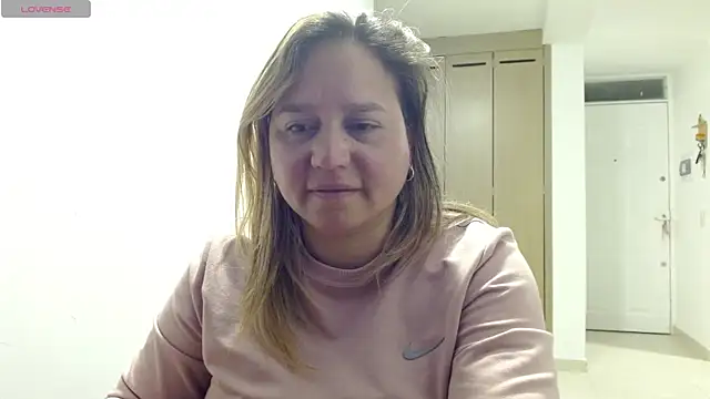 Snapshot of haashkyo chatting on June 5, 5:25 am haashkyo online show from June 5, 5:25 am