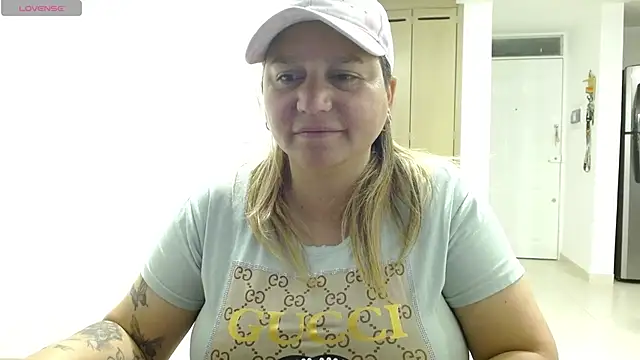 Snapshot of haashkyo chatting on June 14, 5:31 am haashkyo online show from June 14, 5:31 am