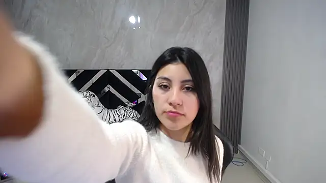 Zoe Blaze A online show from September 12, 12:05 pm