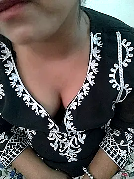 Snapshot of Kavya_Rathore chatting on November 27, 4:58 am Kavya Rathore online show from November 27, 4:58 am