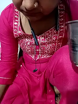 Snapshot of Kavya_Rathore chatting on December 15, 4:50 am Kavya Rathore online show from December 15, 4:50 am