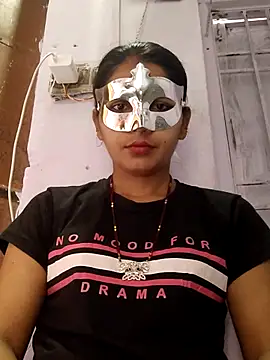 poojam93 online show from September 27, 1:43 am